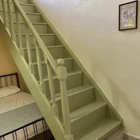 アパート Chrynigema