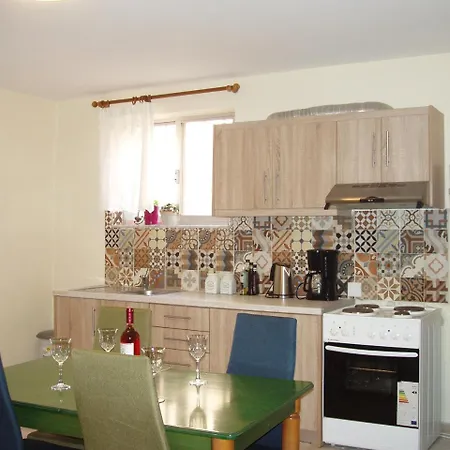 アパート Chrynigema